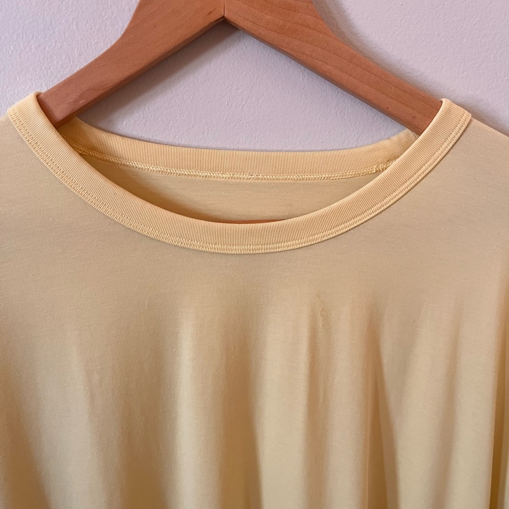 lululemon Men’s Fundamental Tee Size L caprese yellow